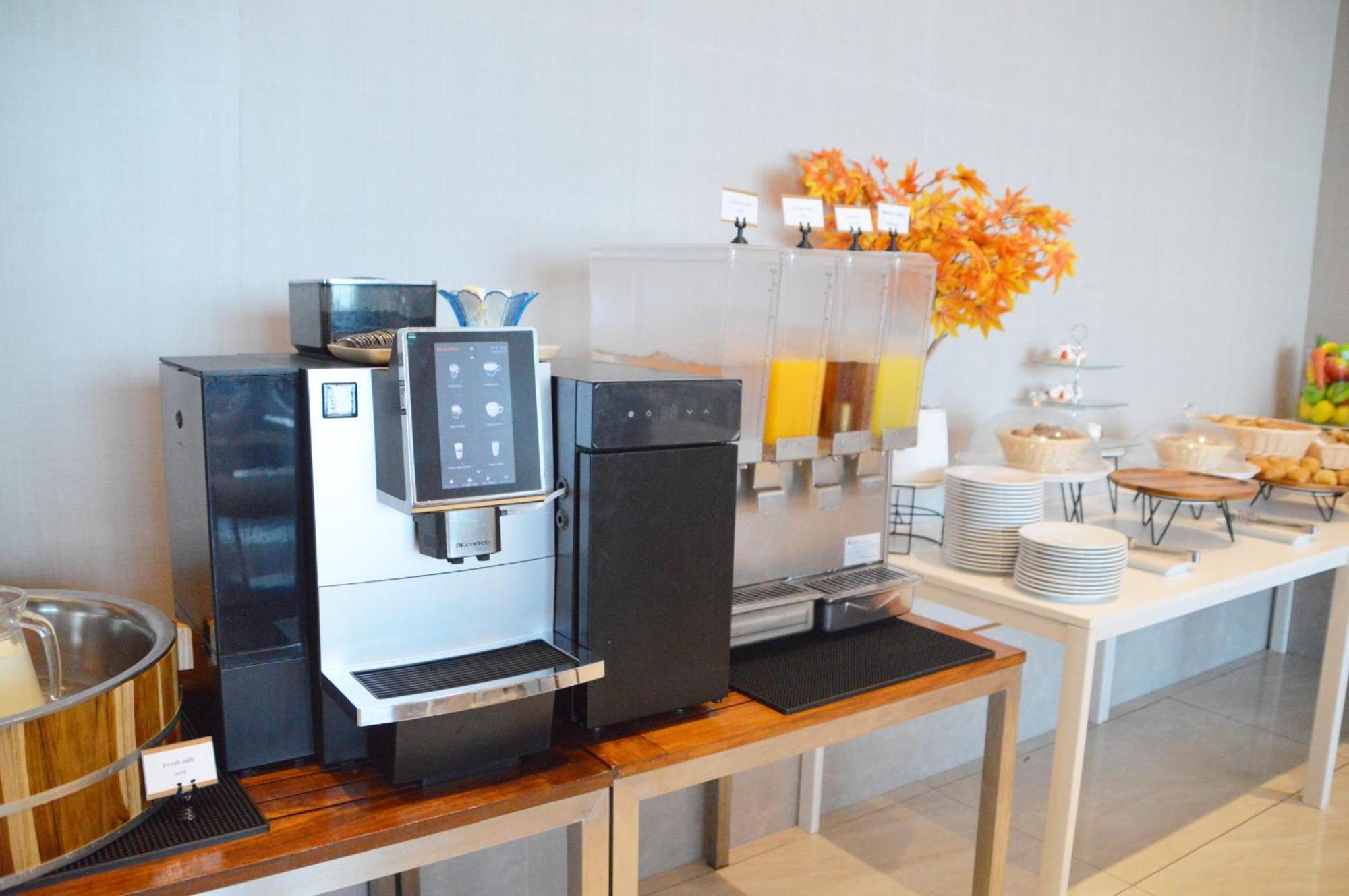 S Sriracha Hotel & Residence Si Racha Extérieur photo